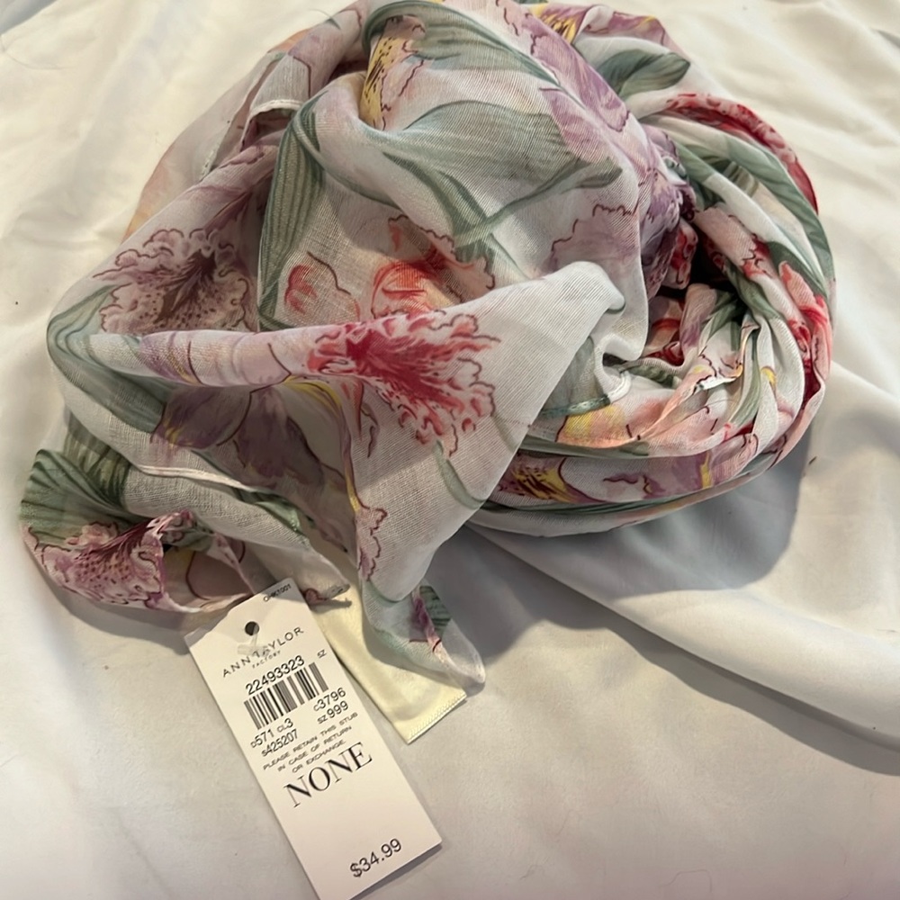 Floral print spring/summer scarf